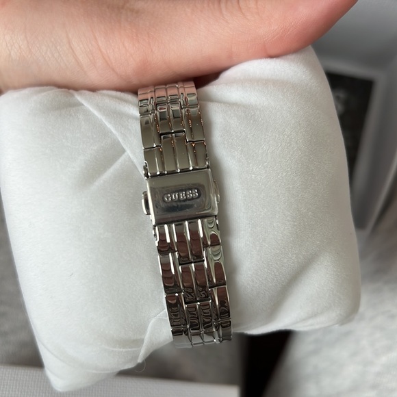 Guess silver watch, never worn - Picture 2 of 3